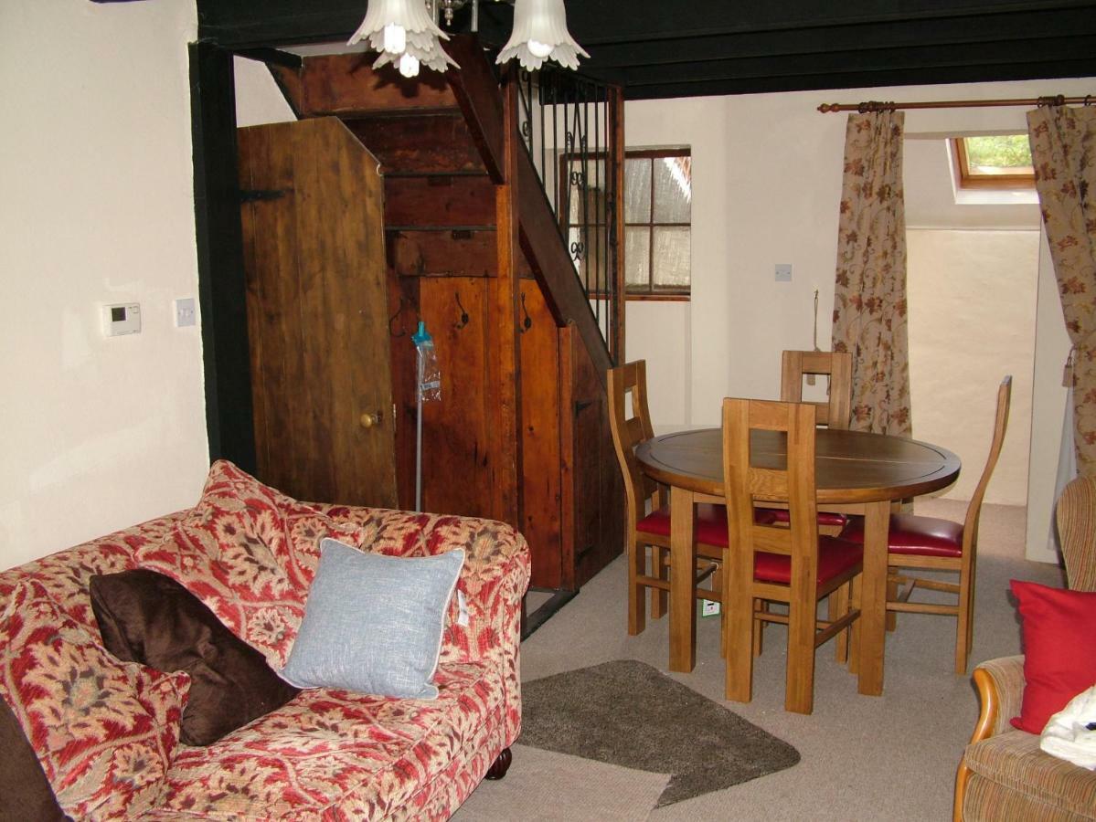 Geranium Cottage, 洛斯特威西尔 外观 照片